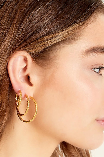 Earring with pattern