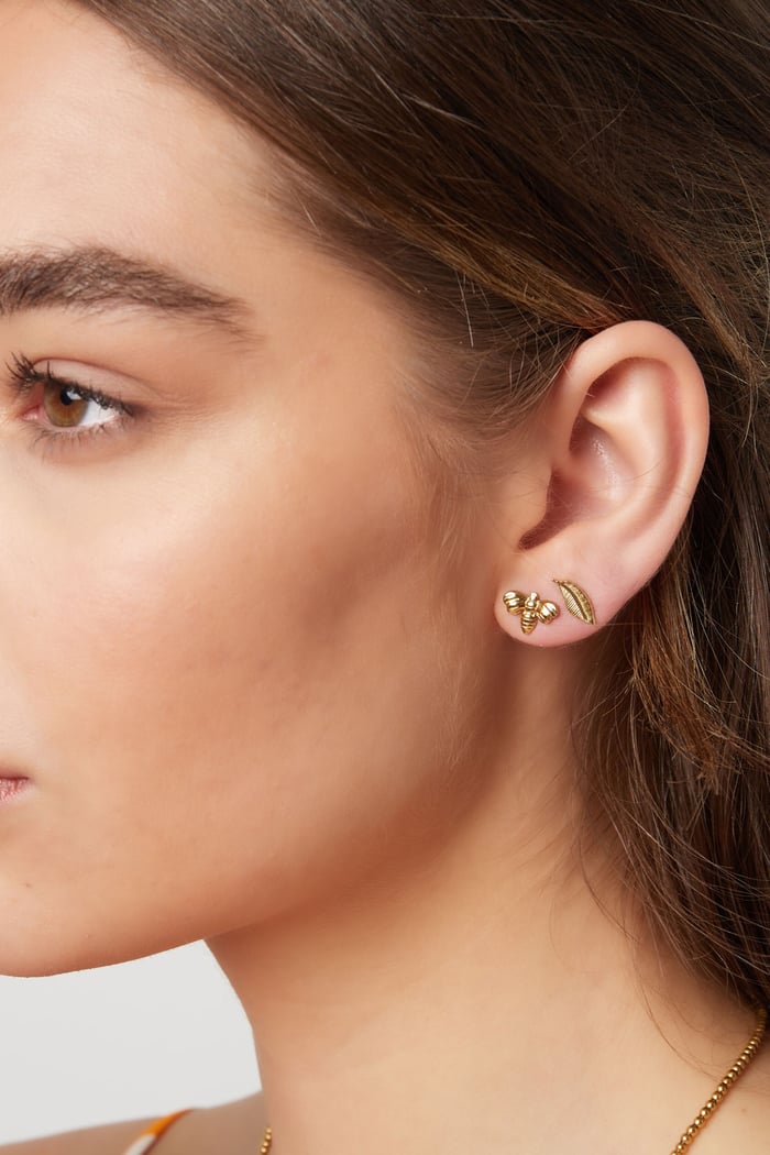 Ear studs bee