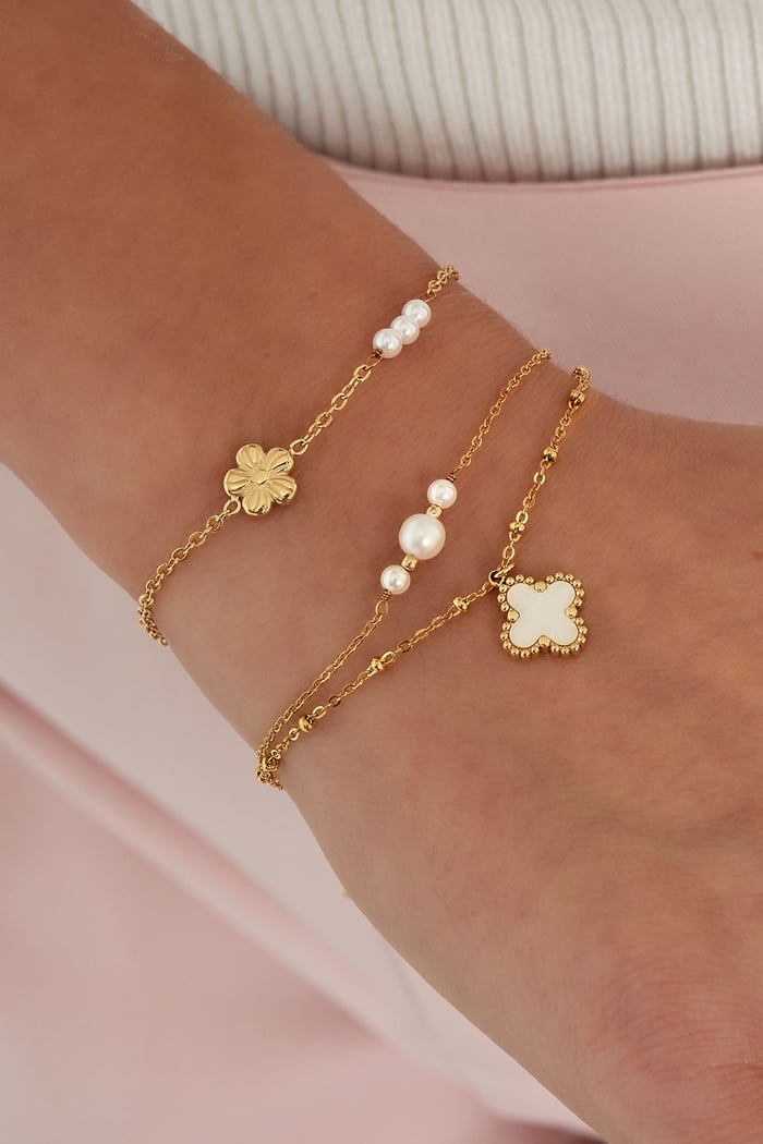 Bracelet flower with pearls