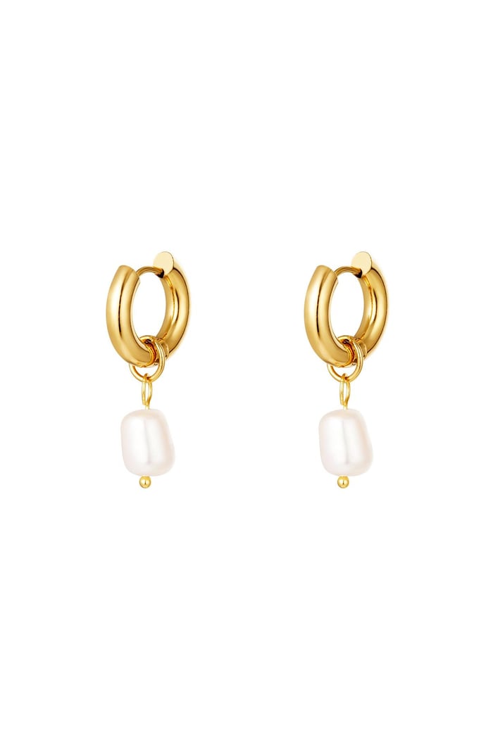 Earrings pearls simple