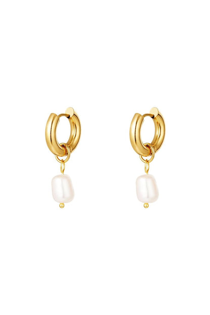 Earrings pearls simple