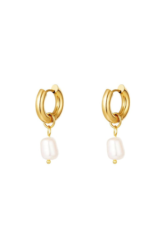 Earrings pearls simple