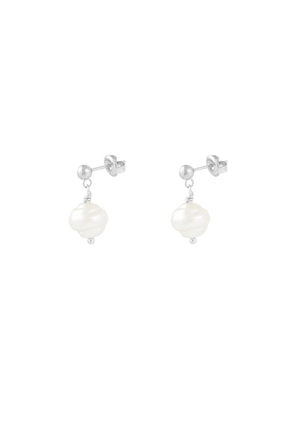 Earrings pearl charm