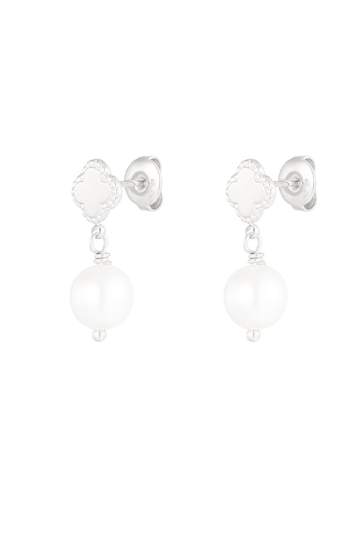 Earring with clover and pearl pendant