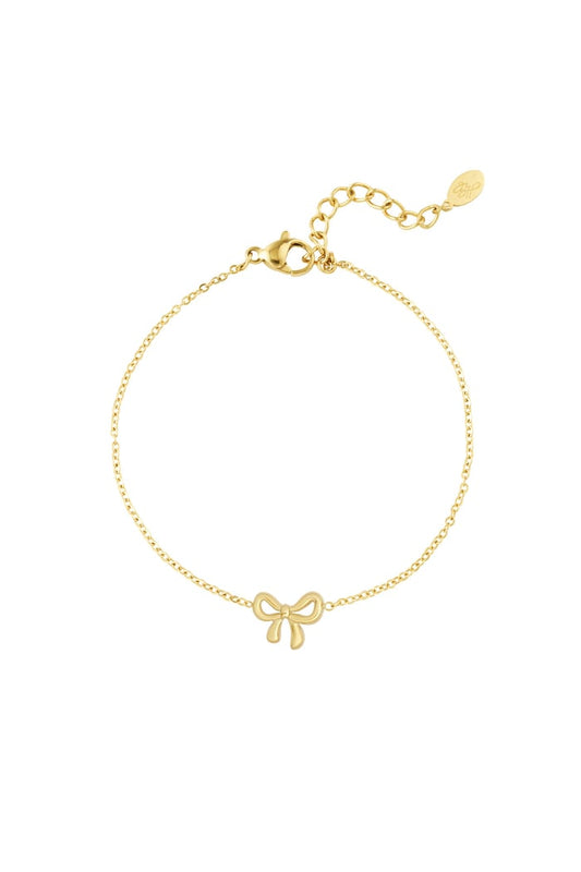 Simple bracelet with bow charm