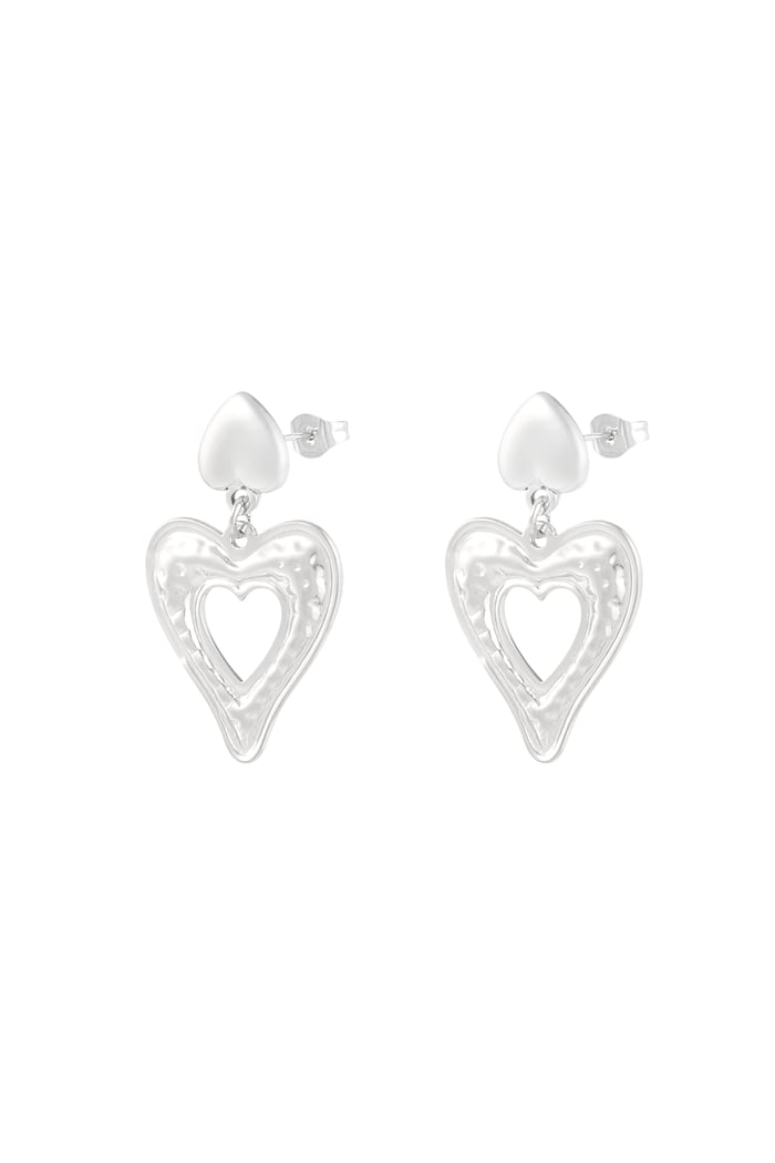 Earring love is in the air