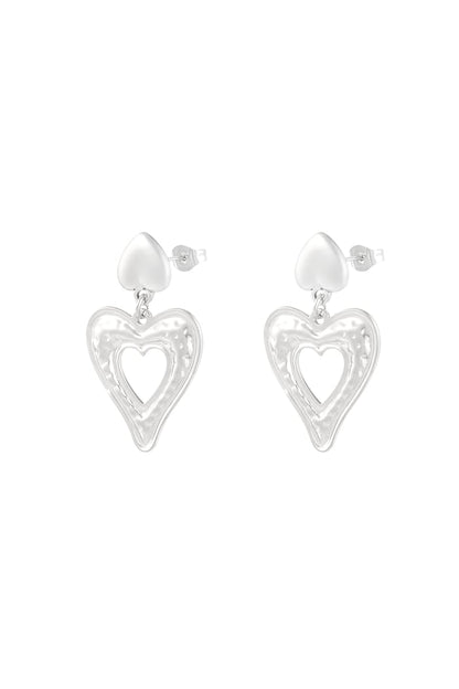 Earring love is in the air