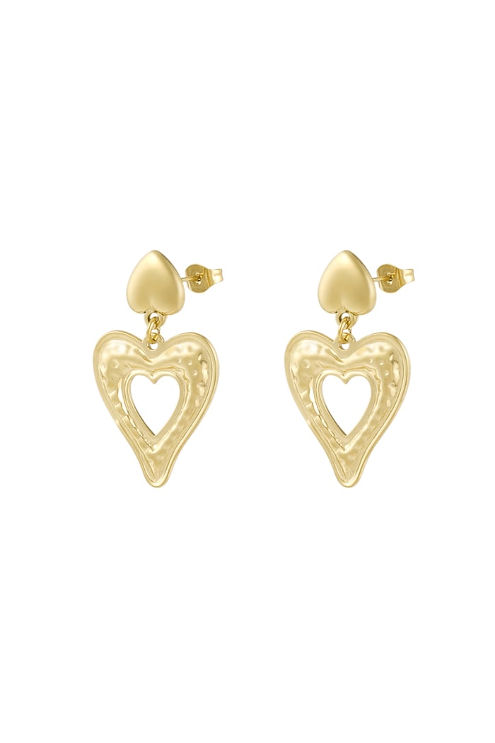 Earring love is in the air